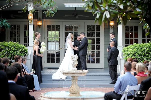 Best Courtyard Lake Lucerne - IW Phillips House Wedding photographer - Sandra Johnson (SJFoto.com)